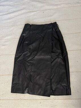 Gracia Black Faux Leather Pencil Skirt